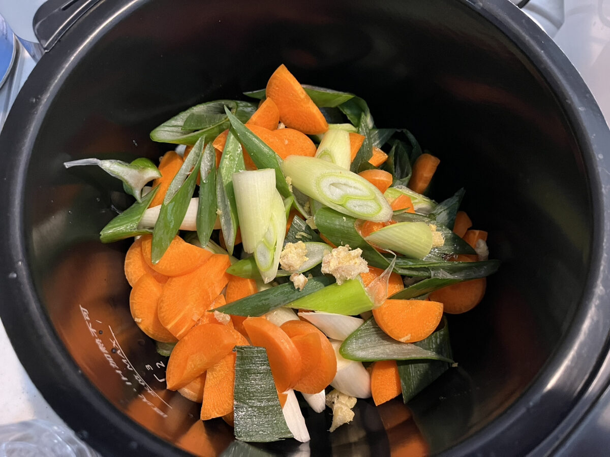 ホットクック「鶏もも白ネギスープ」加熱前